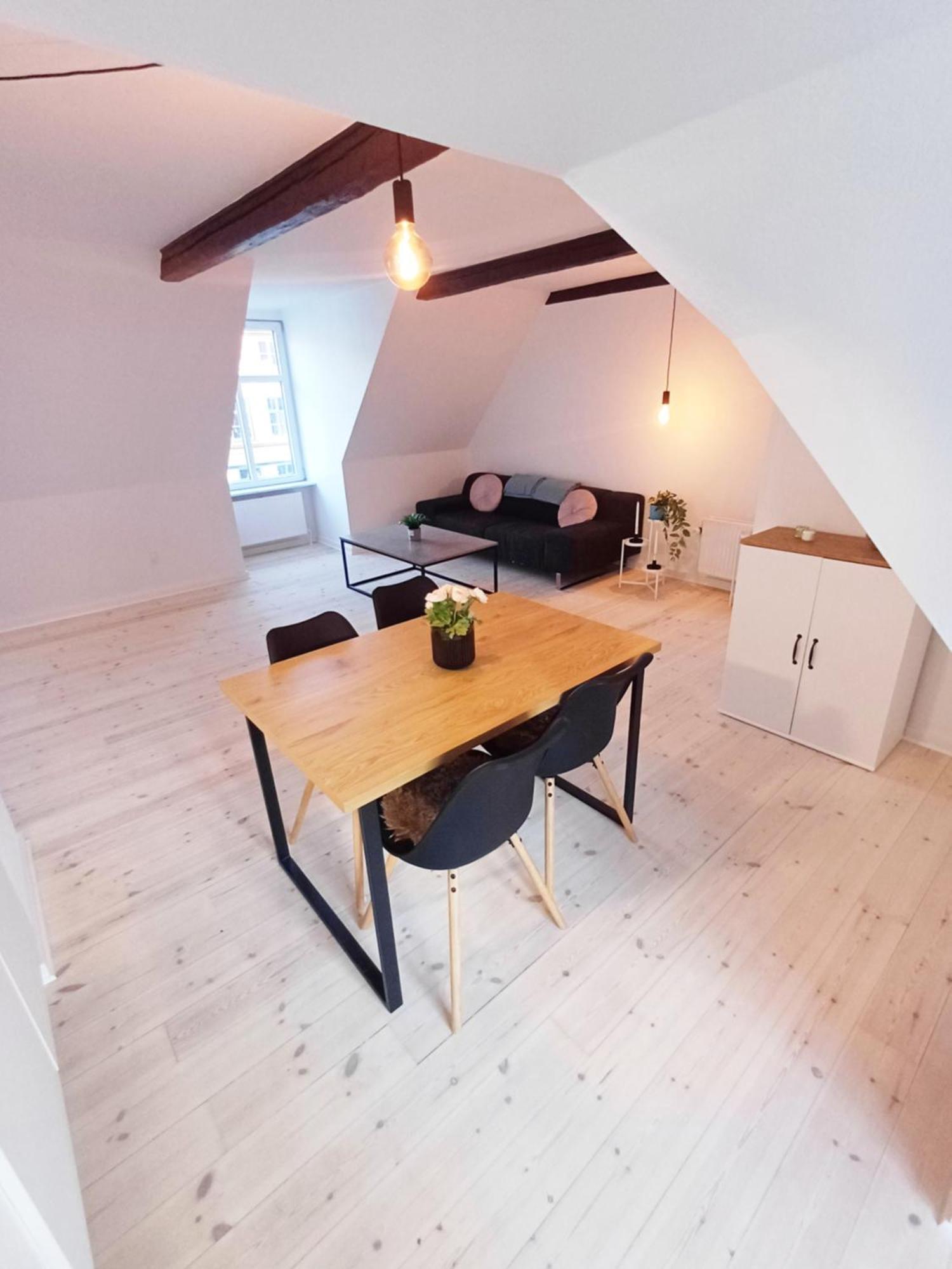 Large Double Room In The Center Of City Раннерс Экстерьер фото